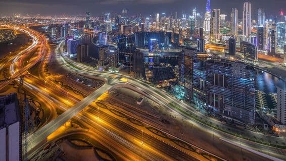 Carretera Al Khail, puente sobre la carretera.