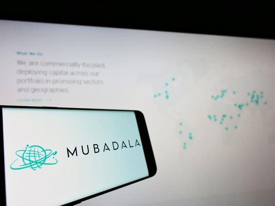 Mubadala mostrado en un teléfono.