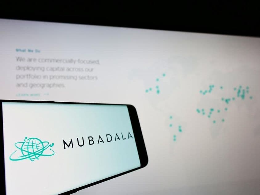 Mubadala mostrado en un teléfono.