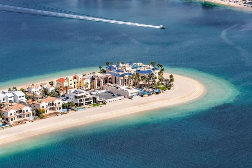 Vista de la isla de Dubái con casas