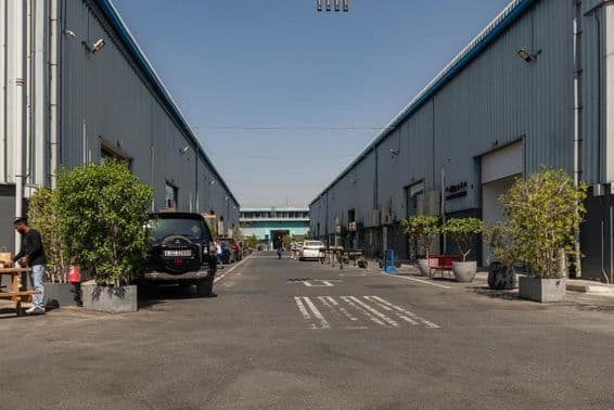 Alserkal Avenue en Dubái, preparando lentamente el lugar para el mercado este fin de semana.