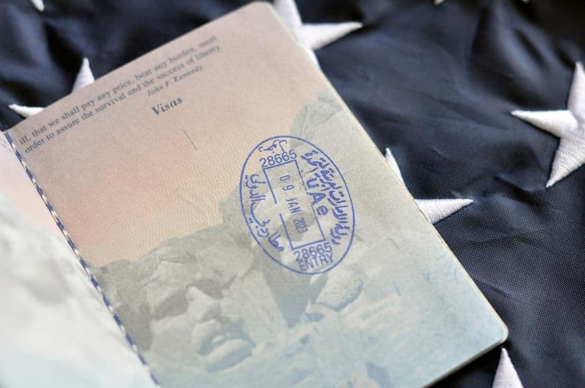 Sello de entrada a EAU en pasaporte.