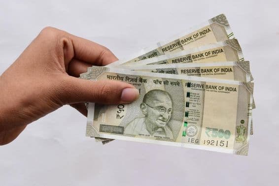 Rupia india.