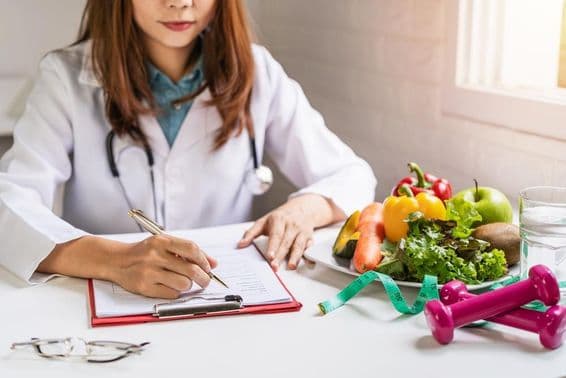 Calculando valores en un sistema de calificación nutricional.