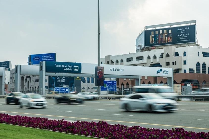 Puerta de peaje Salik en Dubai.
