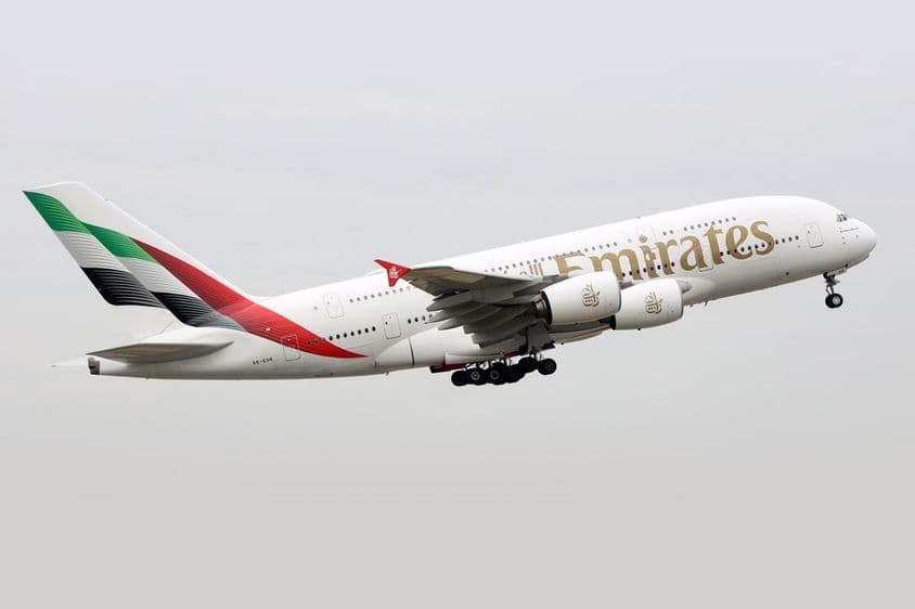 Avión de Emirates.