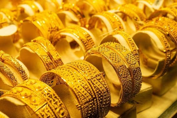 Brazaletes de oro en Dubái.