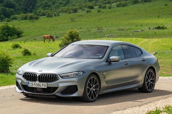 Vehículo BMW 840.