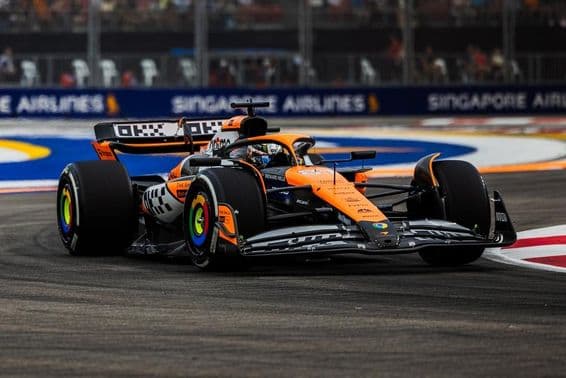 Coche de carreras de Fórmula 1 de McLaren.