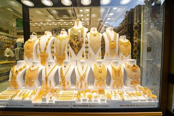Exhibición de tienda de oro en Dubái.