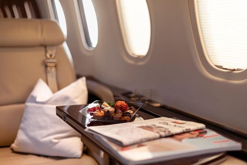 Interior de jet privado, viajes de lujo.