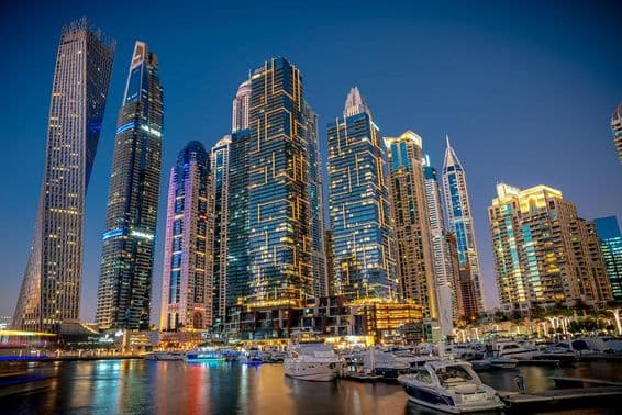Dubai de noche.