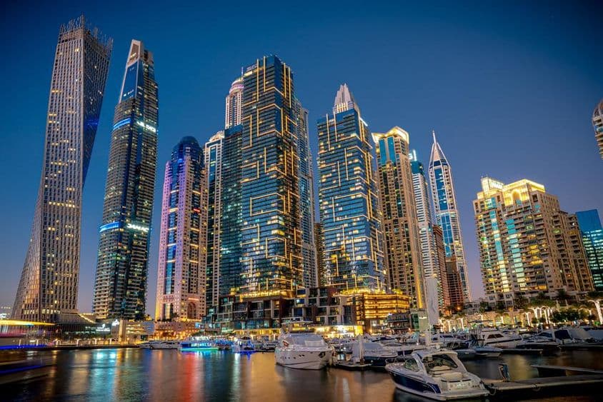 Dubai de noche.