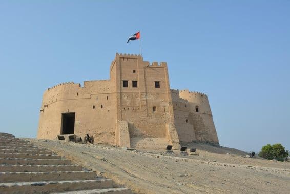 Vista panorámica del fuerte de Fujairah.