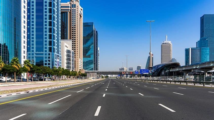 Dubai Sheikh Zayed Road hacia Abu Dhabi.