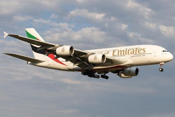 Aeronave Emirates Airbus A380-861.