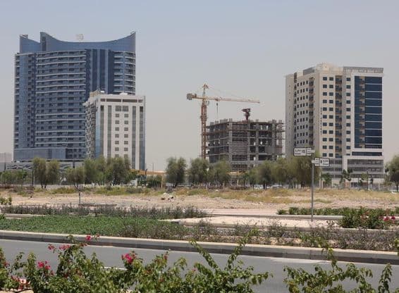 Edificios residenciales en la comunidad Dubai Land Residence.