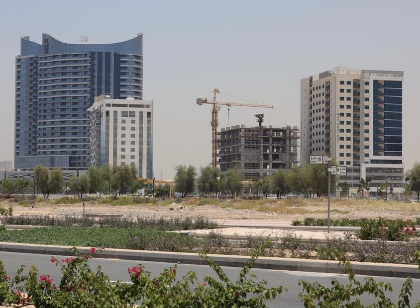 Edificios residenciales en la comunidad Dubai Land Residence.