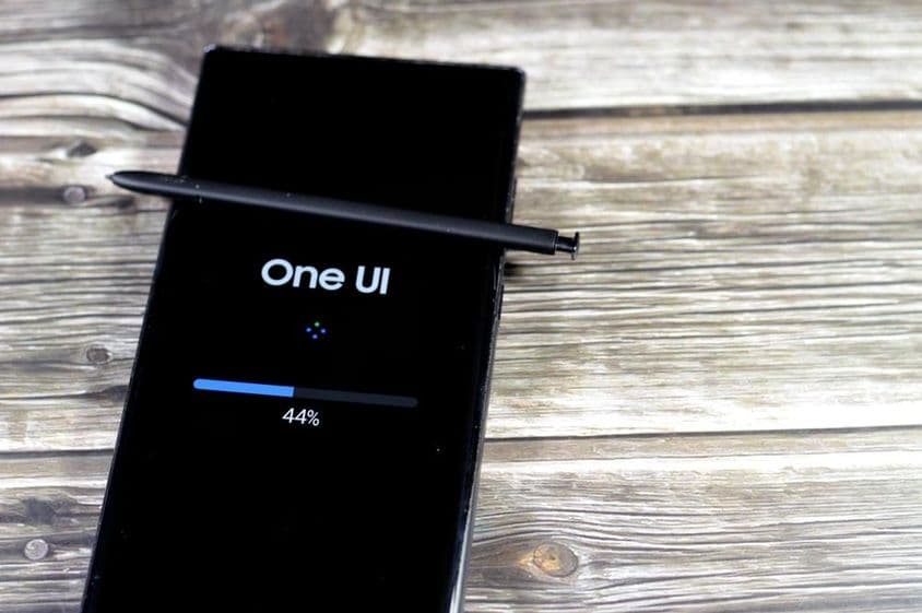 Smartphones insignia de Samsung, actualización de Galaxy AI One UI.