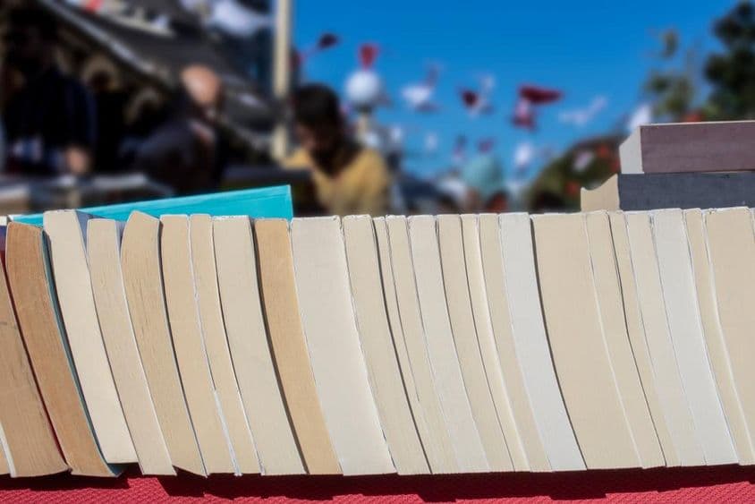 Libros antiguos vendidos en el festival.