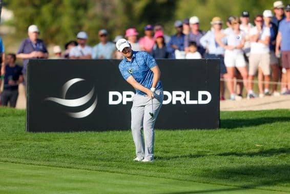 Bernd Wiesberger, golfista profesional austríaco, en Emirates Golf Club en Dubái.