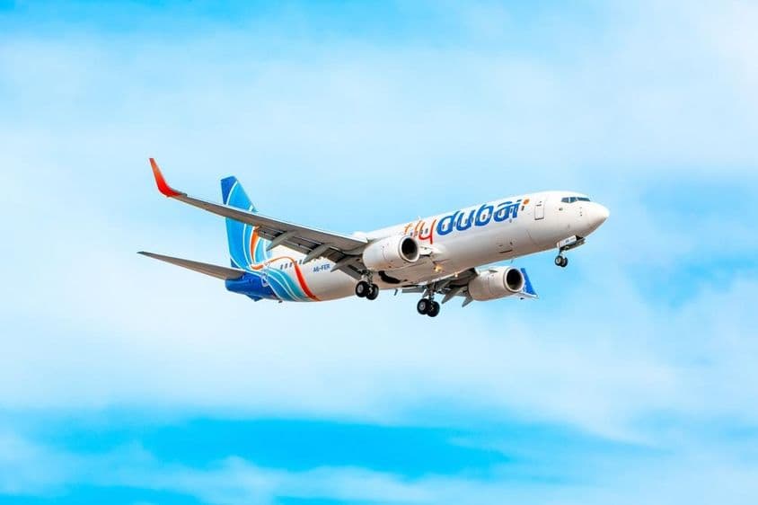 Flydubai Boeing 737-800 (A6-FER) aterrizando.