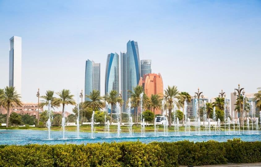 Emiratos Árabes Unidos, centro empresarial y residencial de Abu Dabi.