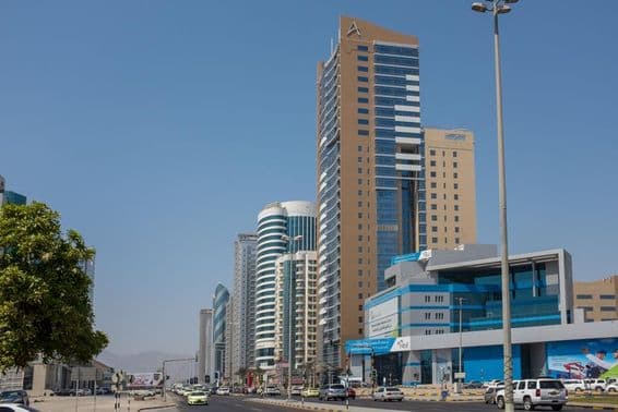 Carretera Hamad Bin Abdulla en el centro de la ciudad de Fujairah.