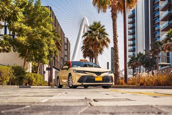 Taxi, en una calle de Dubai.