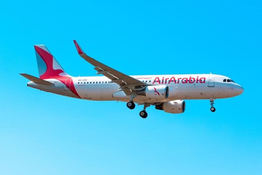 Air Arabia Airbus A320 (A6-AOE) aterrizando.