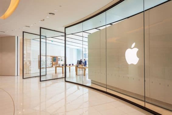 Tienda de Apple ubicada en el Dubai Mall, Emiratos Árabes Unidos.