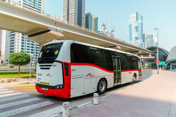 Autobús de la Autoridad de Carreteras y Transportes (RTA) en Dubái.