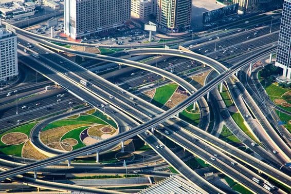 Vista magnífica de la autopista desde arriba.