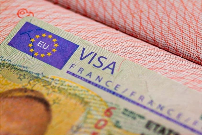 Visado Schengen de Francia en un pasaporte.