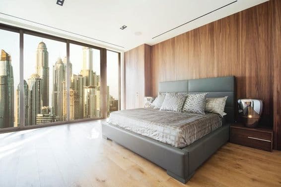 Habitación de hotel de lujo, estilo clásico moderno.
