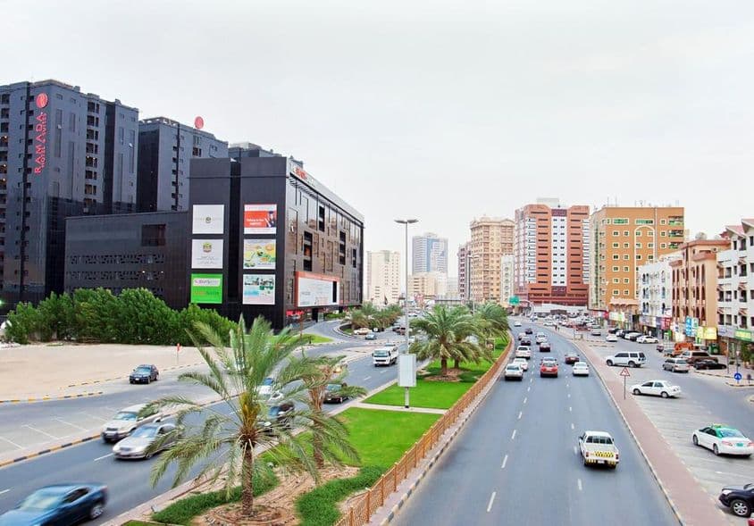 Avenida Moderna, Ajman, Ajman, Emiratos Árabes Unidos.