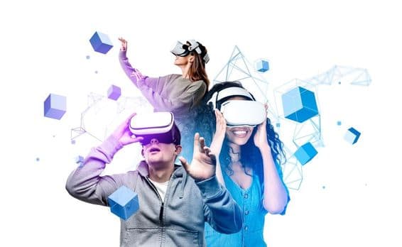 Jóvenes usando cascos de realidad virtual.