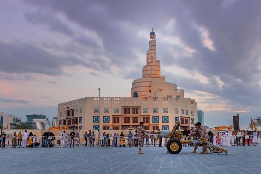 Tradicional disparo de cañón de Eid Al Fitr.