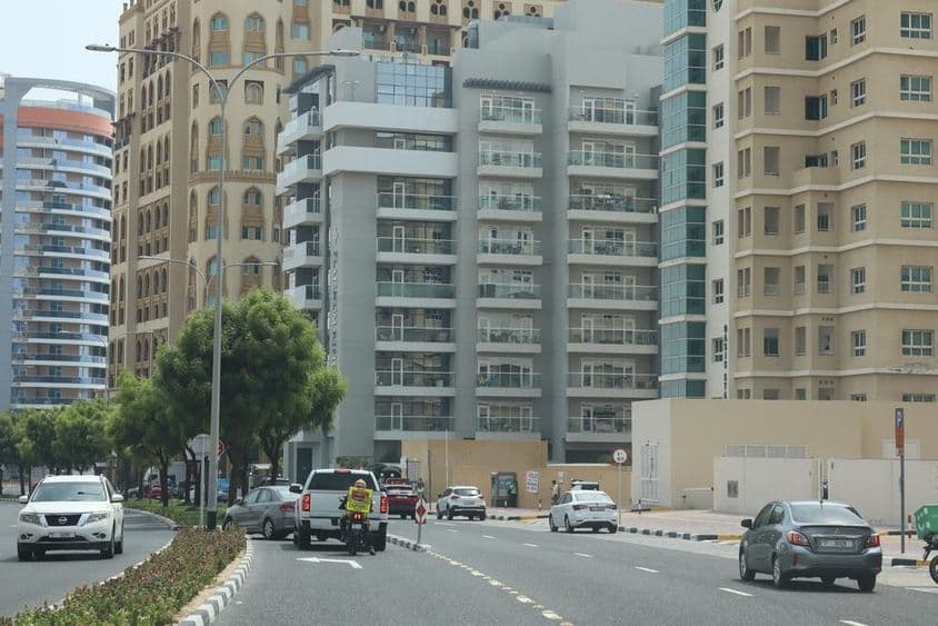 Carretera en Silicon Oasis, Dubái.