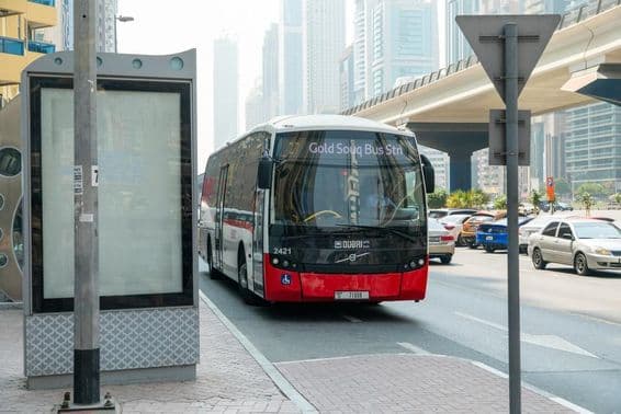 Autobús de la Autoridad de Carreteras y Transporte (RTA) en Dubái.