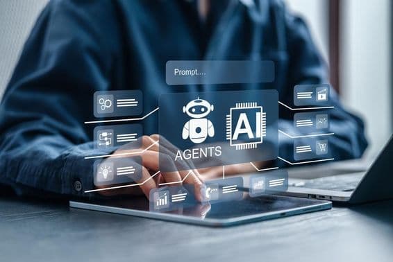 Profesionales de negocios utilizando plataformas de IA con agentes de IA.