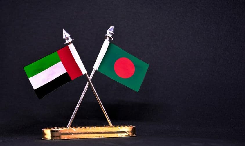 Banderas de mesa de Emiratos Árabes Unidos y Bangladesh.