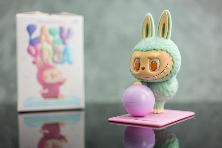 LAS MONSTRUOSIDADES Lazy Yoga Series Figures.