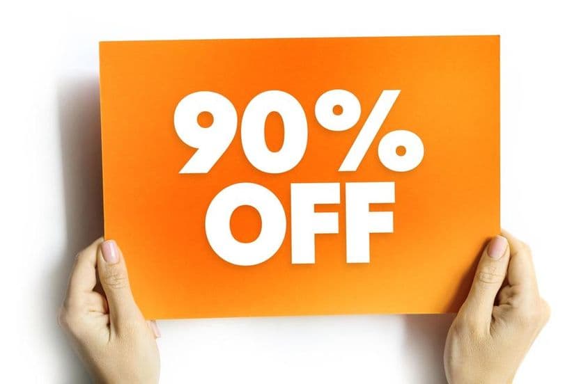 Descuento significativo donde el precio de un producto o servicio se reduce en un 90%.