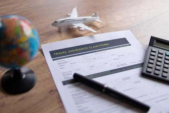 Formulario de solicitud de seguro de viaje.