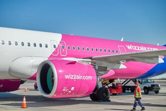 Avión A321 de Wizz Air. Aeropuerto de Ereván.