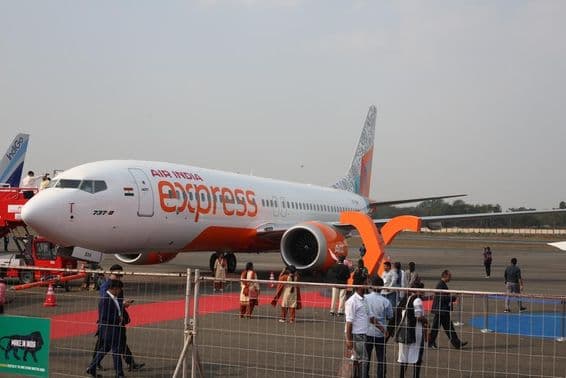 Avión de AirIndia Express exhibido en la exposición Wings India.