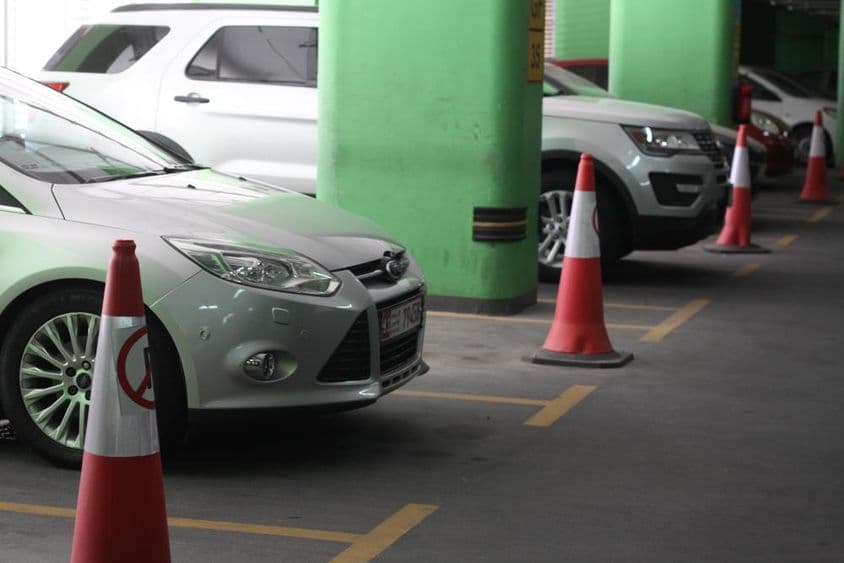 Estacionamiento en Abu Dabi.