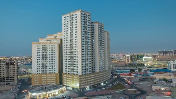 Torres residenciales de Ajman en la ciudad.