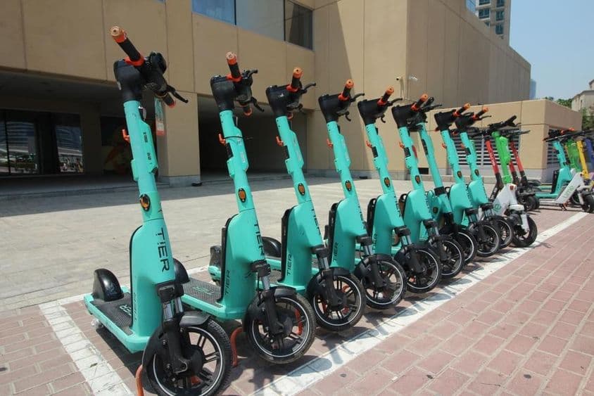 Alquiler de e-scooter RTA en Dubái. La bicicleta Careem.